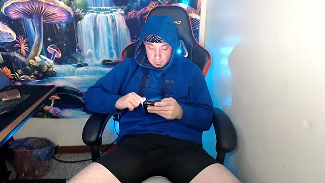 Snapshot of YoBlezz chatting on 12/17/25, 08:37 YoBlezz online show from 12/17/25, 08:37