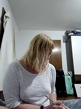 LiluLiluLilu online show from 04/14/26, 07:31