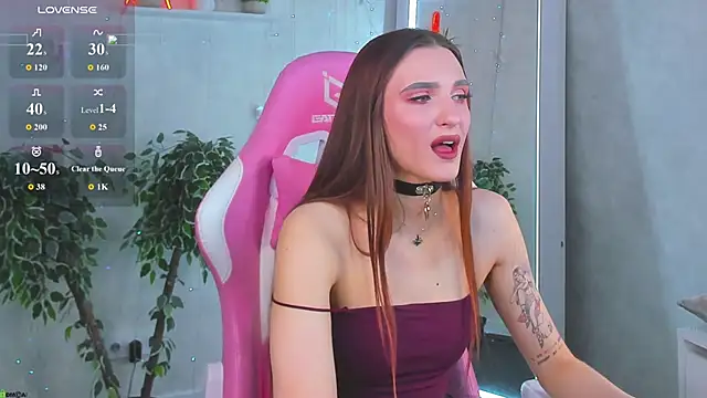 Snapshot of Alisha_Green chatting on 04/16/26, 09:32 Alisha Green online show from 04/16/26, 09:32