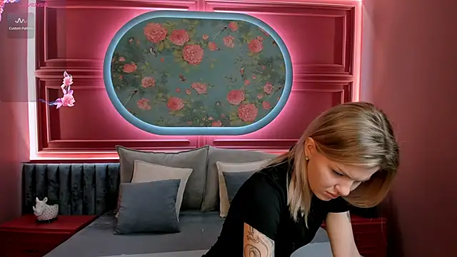 Snapshot of NaomiSol chatting on 09/27/25, 07:30 NaomiSol online show from 09/27/25, 07:30