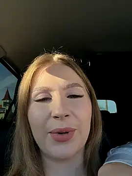 Snapshot of tinyolha chatting on 10/19/25, 01:34 tinyolha online show from 10/19/25, 01:34