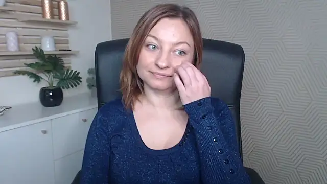 angelaSamt online show from 11/29/25, 07:55