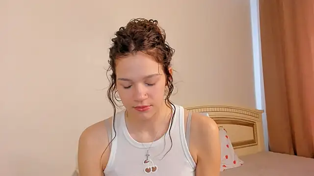 VelvetRisque online show from 04/14/26, 06:52