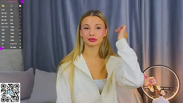 NaughtySeraphine online show from 12/02/25, 06:08