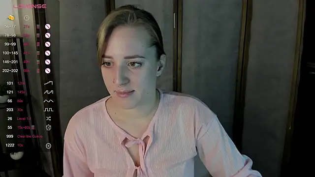 Snapshot of Alice_Cire chatting on 11/13/25, 10:03 Alice Cire online show from 11/13/25, 10:03