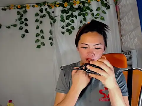 Snapshot of sugar_pussy69 chatting on 01/17/26, 04:33 sugar pussy69 online show from 01/17/26, 04:33