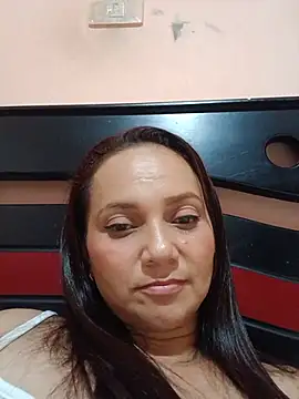 Snapshot of Amanda39 chatting on 06/25/26, 05:23 Amanda39 online show from 06/25/26, 05:23