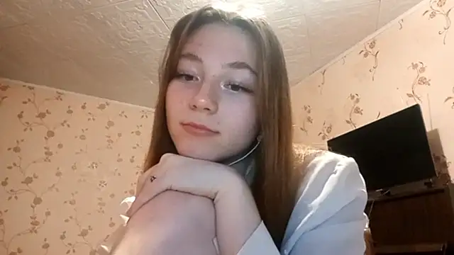 Snapshot of Sophiecuttie chatting on 09/09/25, 05:01 Sophiecuttie online show from 09/09/25, 05:01