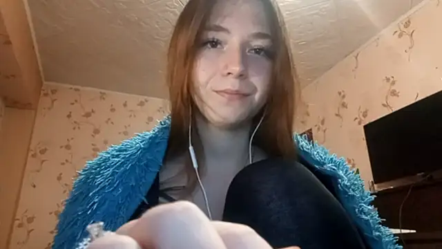 Snapshot of Sophiecuttie chatting on 09/11/25, 03:23 Sophiecuttie online show from 09/11/25, 03:23
