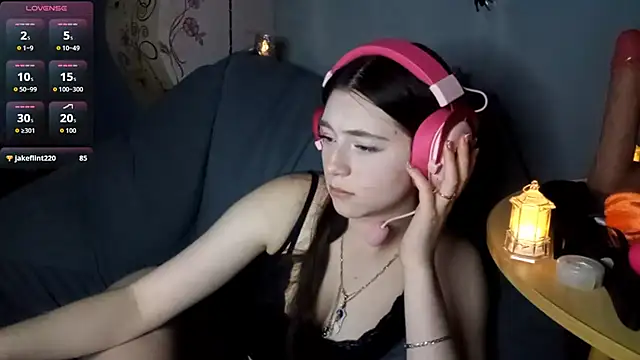 Snapshot of Sophiecuttie chatting on 11/01/25, 03:25 Sophiecuttie online show from 11/01/25, 03:25