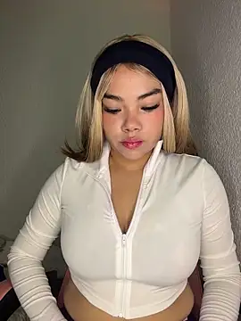 Dakota-Lona online show from 03/18/26, 10:35