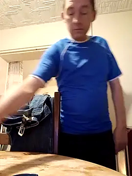 Snapshot of frederic198 chatting on 09/16/25, 06:42 frederic198 online show from 09/16/25, 06:42