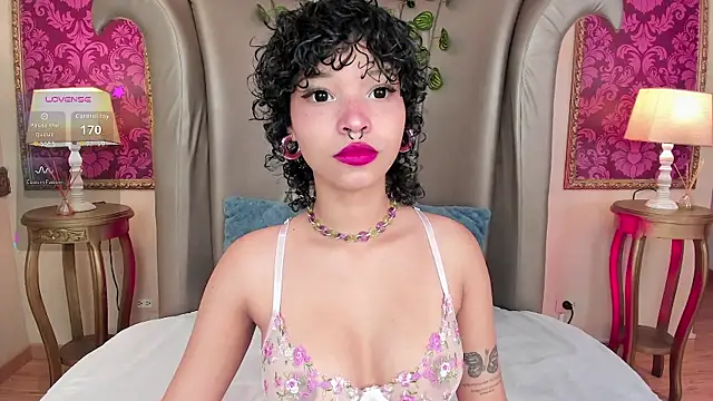 DaniCollinn  online show from 12/20/25, 12:56