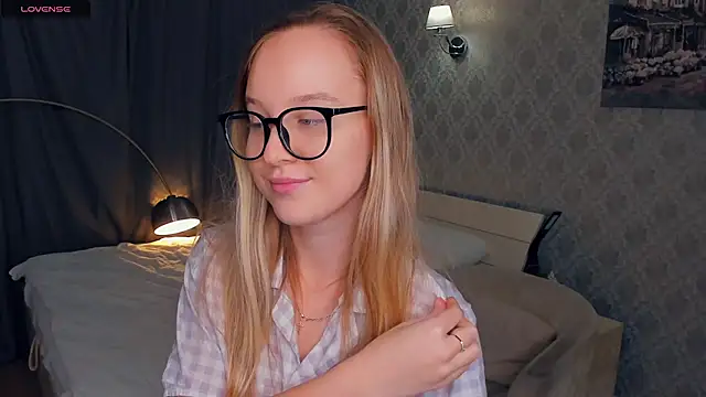 SoonMoor online show from 10/20/25, 04:07