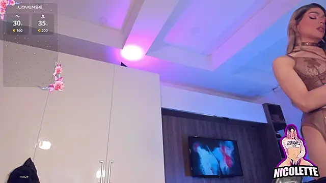 nicolette tay online show from 04/30/26, 03:18
