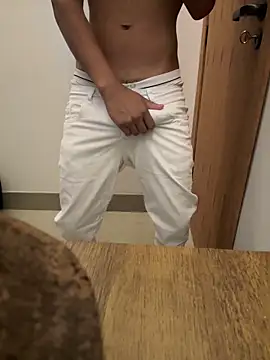 Snapshot of oconnnel chatting on 11/23/25, 03:34 oconnnel online show from 11/23/25, 03:34