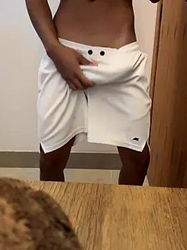 Snapshot of oconnnel chatting on 11/30/25, 03:27 oconnnel online show from 11/30/25, 03:27