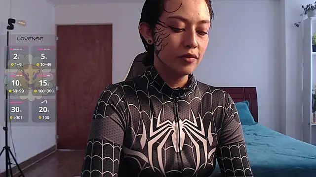 Ellyuwuw online show from 10/17/25, 06:21