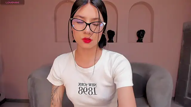 LaurentConnor online show from 12/14/25, 11:31