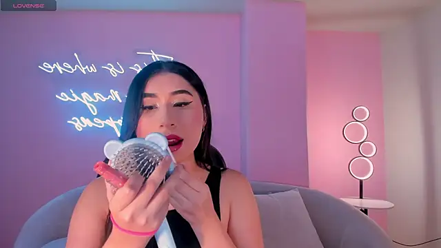 MayaMoretti  online show from 12/22/25, 05:15