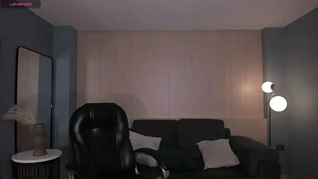 MayaMoretti  online show from 04/05/26, 03:36