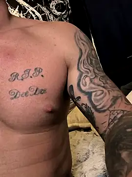 Snapshot of silversage92 chatting on 09/24/25, 01:36 silversage92 online show from 09/24/25, 01:36