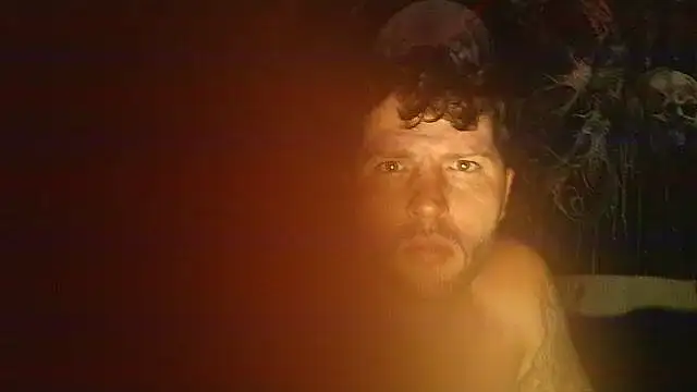 Snapshot of silversage92 chatting on 10/23/25, 04:12 silversage92 online show from 10/23/25, 04:12