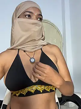 Snapshot of Yuli_arabic chatting on 05/12/26, 07:00 Yuli arabic online show from 05/12/26, 07:00