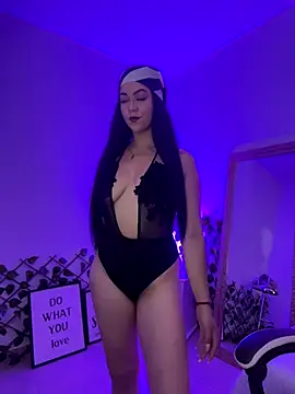 Mariana Montes online show from 10/21/25, 07:47