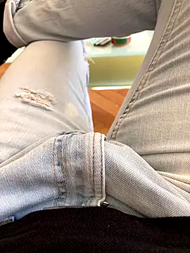 Snapshot of couplebest1 chatting on 10/06/25, 10:56 couplebest1 online show from 10/06/25, 10:56