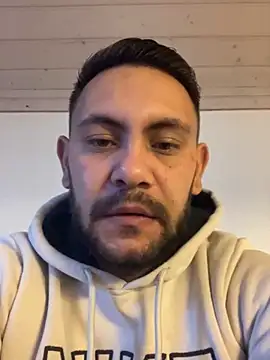 Snapshot of couplebest1 chatting on 11/23/25, 07:19 couplebest1 online show from 11/23/25, 07:19