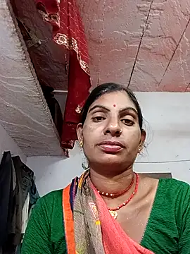 Snapshot of Mansi_ji chatting on 10/04/25, 02:26 Mansi ji online show from 10/04/25, 02:26