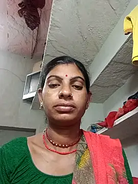 Snapshot of Mansi_ji chatting on 10/28/25, 09:50 Mansi ji online show from 10/28/25, 09:50