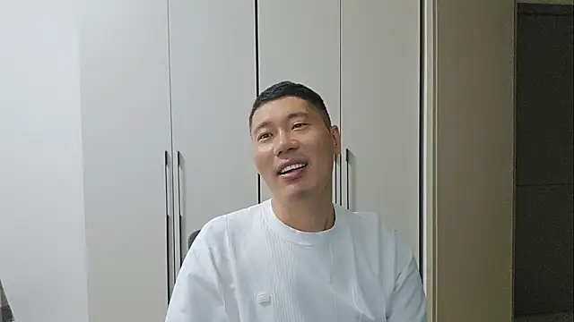 Snapshot of Buryerry-B chatting on 09/18/25, 12:40 Buryerry-B online show from 09/18/25, 12:40