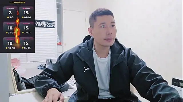 Snapshot of Buryerry-B chatting on 09/25/25, 12:25 Buryerry-B online show from 09/25/25, 12:25