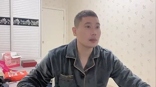 Snapshot of Buryerry-B chatting on 10/04/25, 10:13 Buryerry-B online show from 10/04/25, 10:13