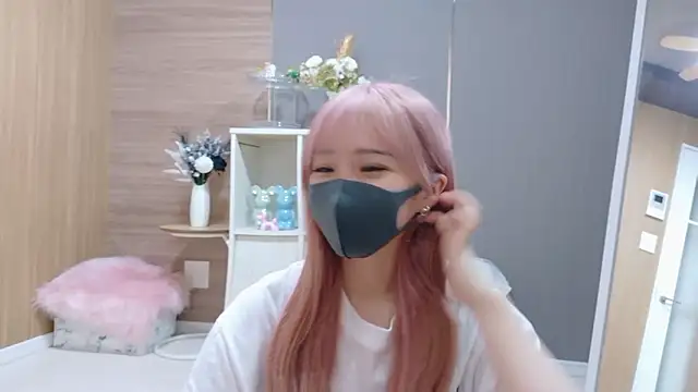 Una chan  online show from 09/22/25, 10:34