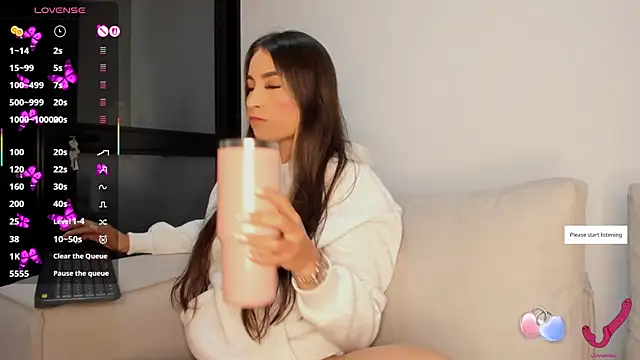 Lauuuuuuuu  online show from 04/02/26, 03:04