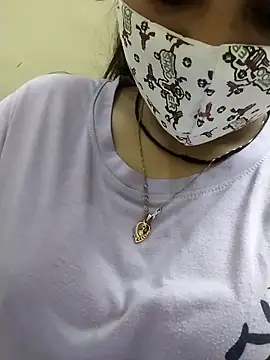 Snapshot of Sex_Queen_aaraya chatting on 09/15/25, 04:40 Sex Queen aaraya online show from 09/15/25, 04:40