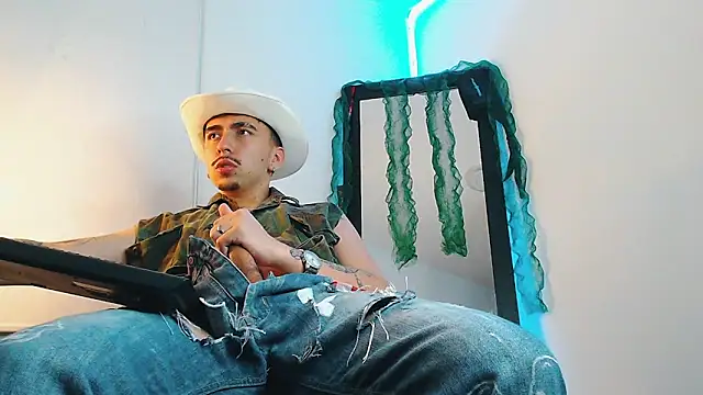 liamty luxor online show from 12/18/25, 04:29