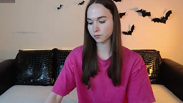 Snapshot of Angeel_Kate chatting on 11/19/25, 11:43 Angeel Kate online show from 11/19/25, 11:43