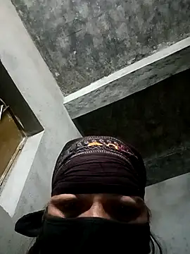 suhani sharmj online show from 11/28/25, 10:01