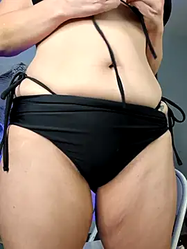 Snapshot of CassandraChaos chatting on 10/22/25, 03:18 CassandraChaos online show from 10/22/25, 03:18