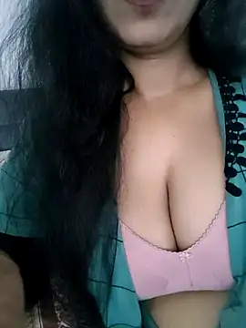 Deepa Sharma143 online show from 04/10/26, 02:06