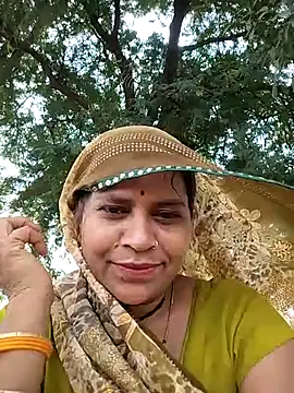 Snapshot of Hot_babli54 chatting on 10/21/25, 06:14 Hot babli54 online show from 10/21/25, 06:14