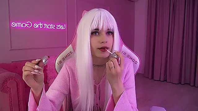 Snapshot of MelissaBauch chatting on 03/04/26, 06:25 MelissaBauch online show from 03/04/26, 06:25