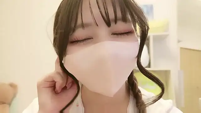 Snapshot of JP_Momo_o0 chatting on 09/10/25, 07:19 JP Momo o0 online show from 09/10/25, 07:19