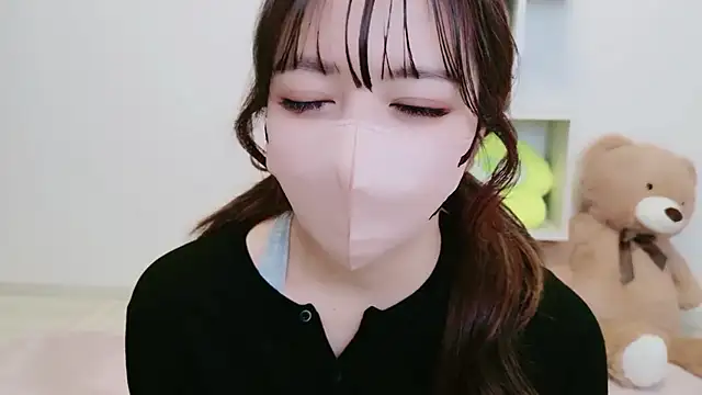 Snapshot of JP_Momo_o0 chatting on 11/22/25, 11:42 JP Momo o0 online show from 11/22/25, 11:42