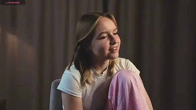 VinnieSerrano online show from 09/28/25, 03:06