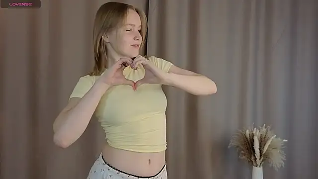 VinnieSerrano online show from 10/12/25, 03:11